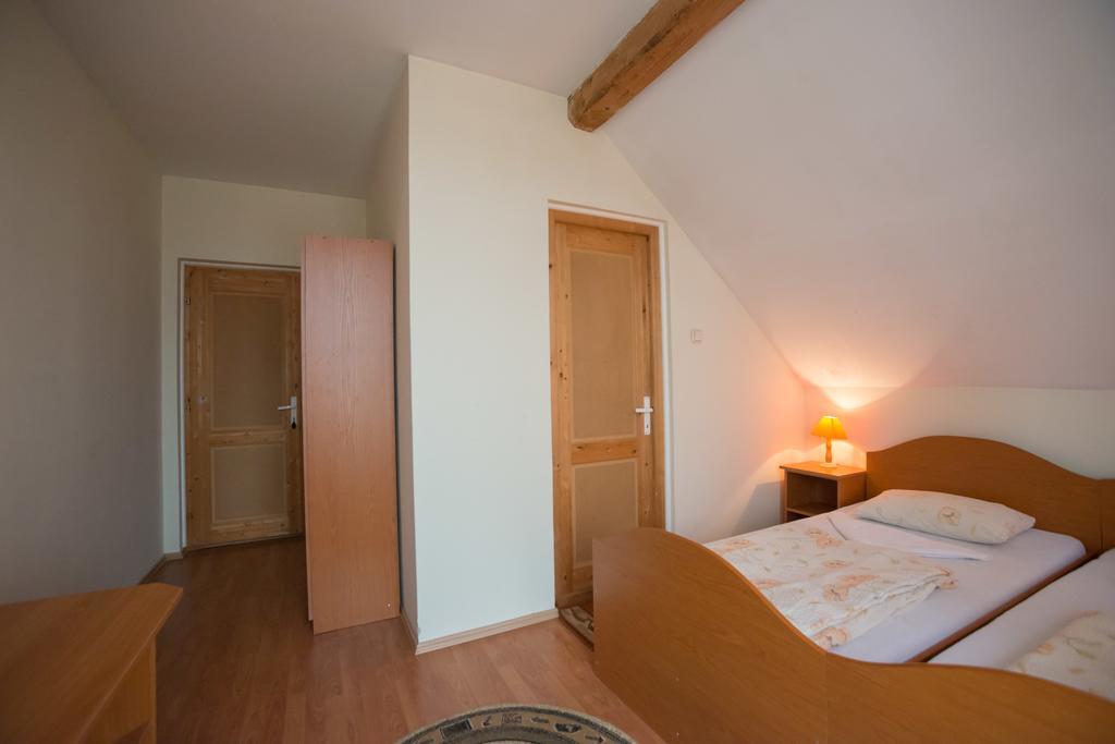 Béluci Panzió Hotel Odorheiu Secuiesc Exterior foto
