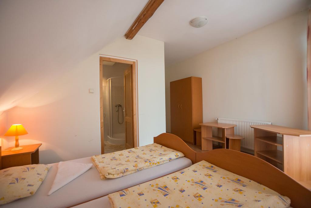 Béluci Panzió Hotel Odorheiu Secuiesc Exterior foto